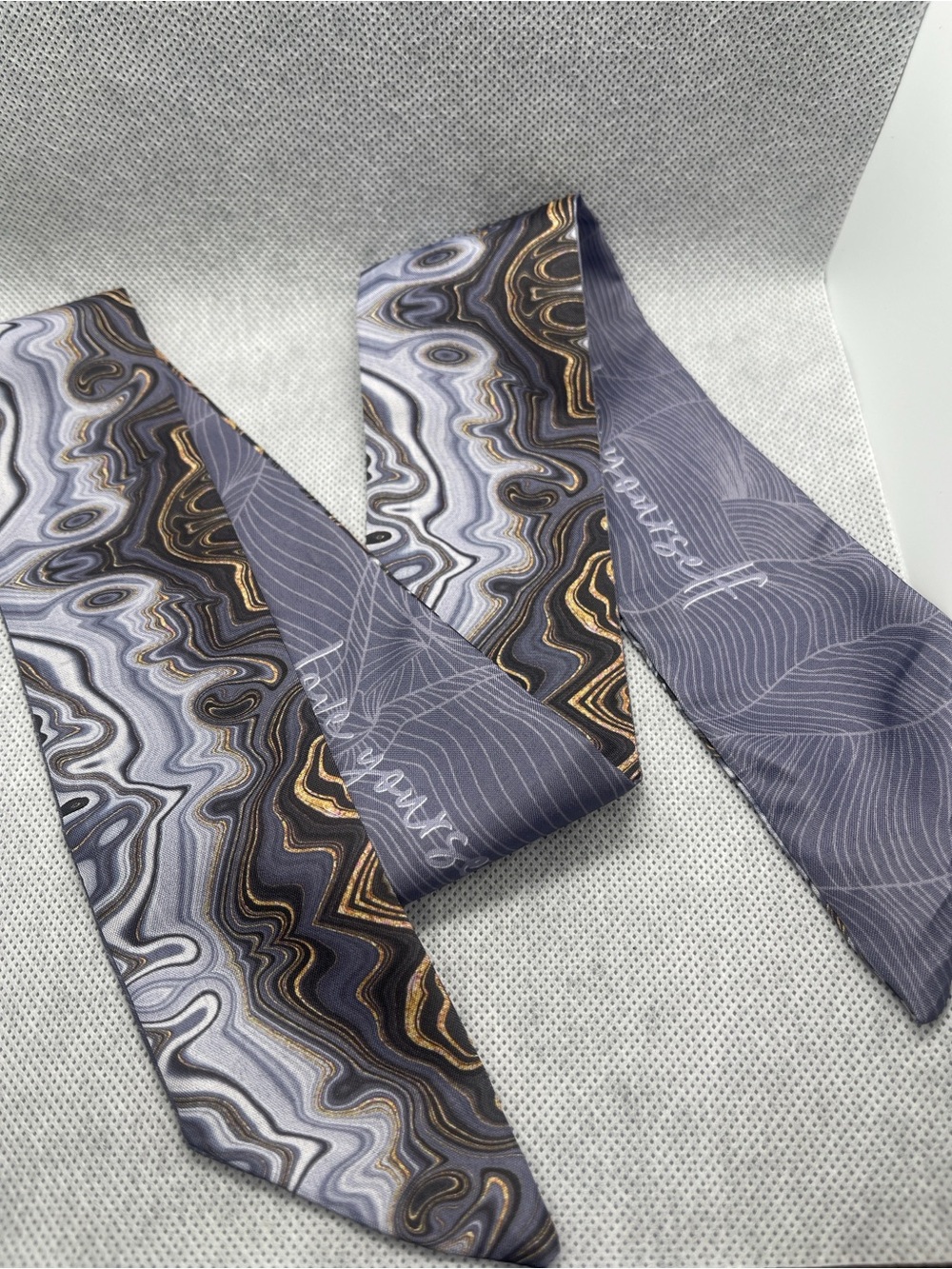 Marble-Pattern Tie in Gray with Gold Accents